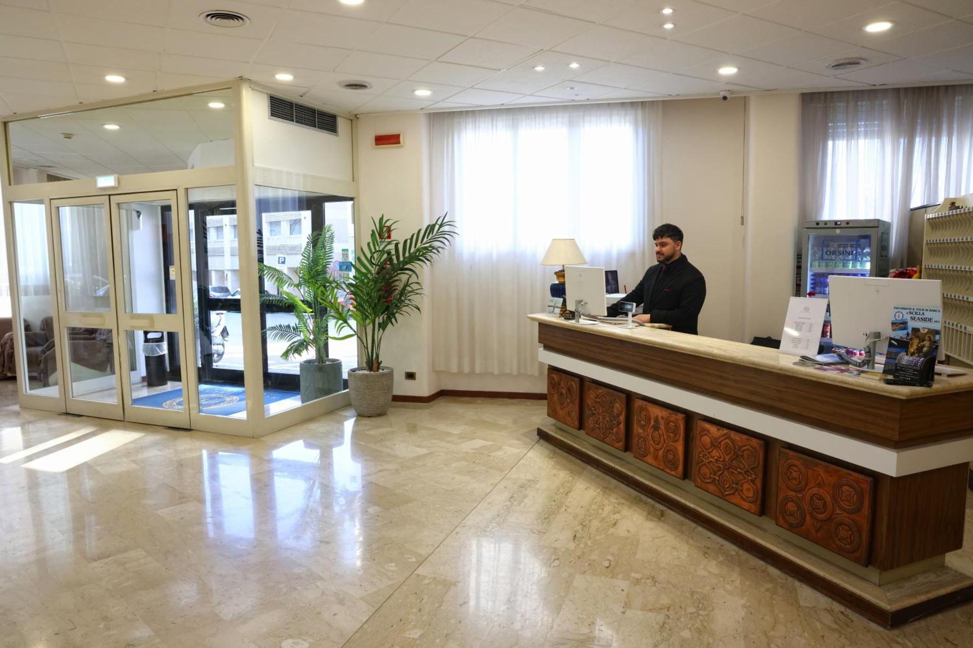 Hotel Palace Masoanri'S Reggio Calabria Exterior foto